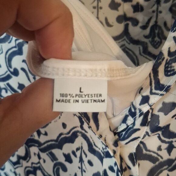 Blue and White Sleeveless Blouse size large - Picture 3 of 6